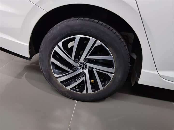 Фото 26 - Volkswagen Lavida