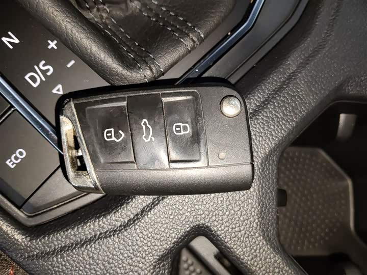 Фото 9 - Volkswagen Lavida