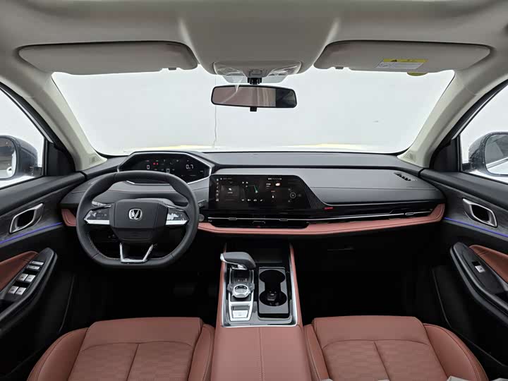 Фото 13 - Changan CS55 Plus