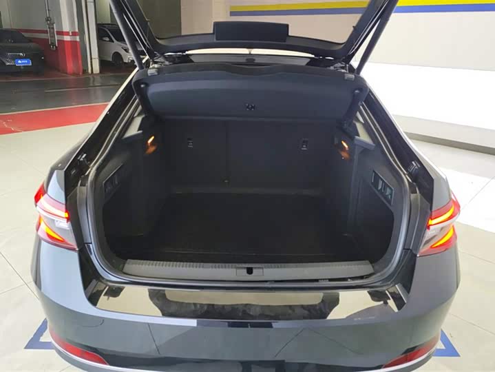 Фото 4 - Skoda Superb