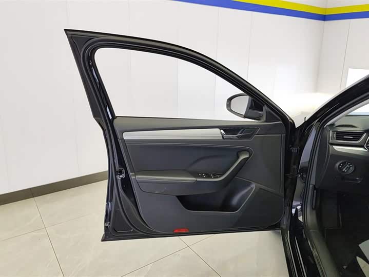 Фото 7 - Skoda Superb