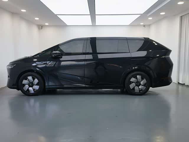 Фото 11 - XPeng X9