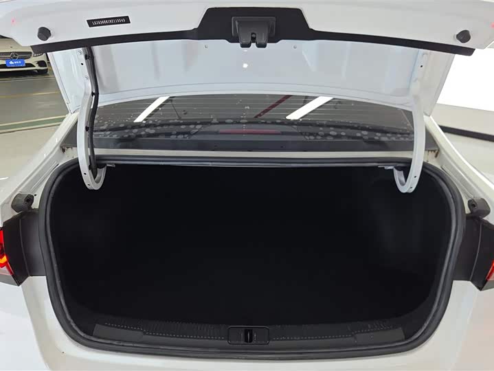 Фото 4 - Roewe i5