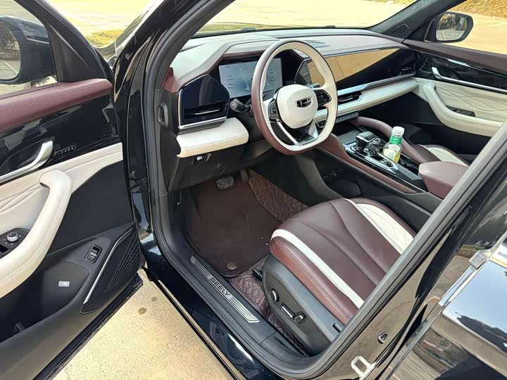 Фото 8 - Geely Monjaro