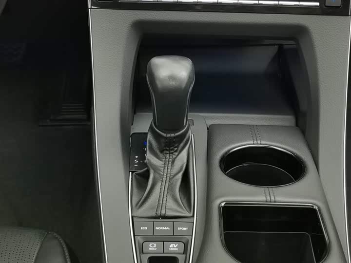 Фото 13 - Toyota Avalon