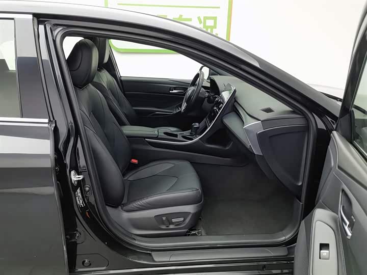 Фото 23 - Toyota Avalon