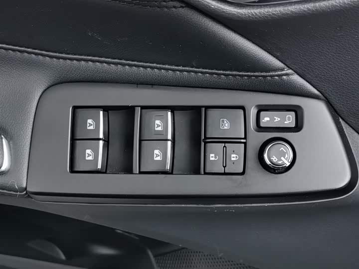 Фото 9 - Toyota Avalon