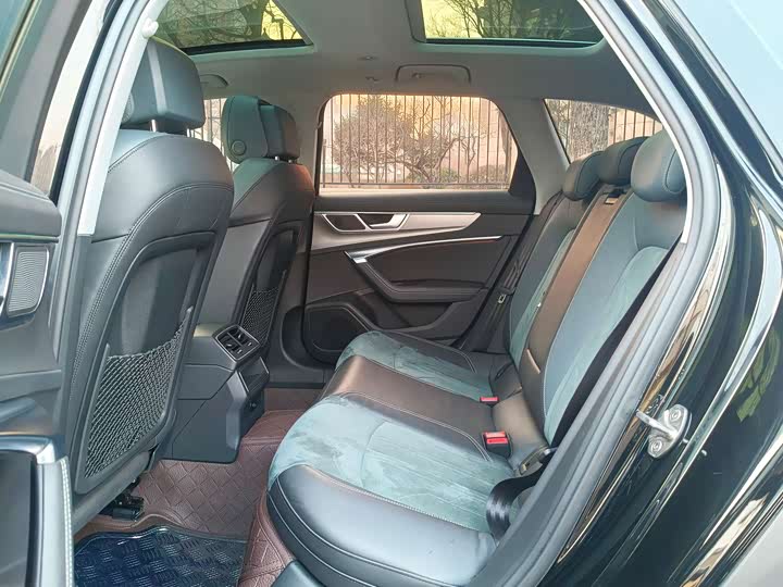 Фото 10 - Audi A6