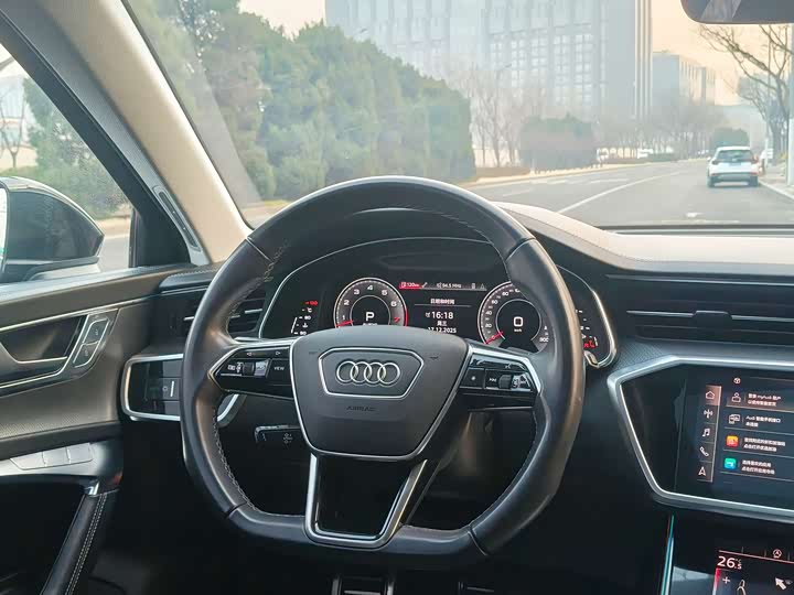 Фото 12 - Audi A6
