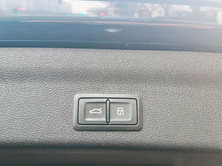 Фото 17 - Audi A6