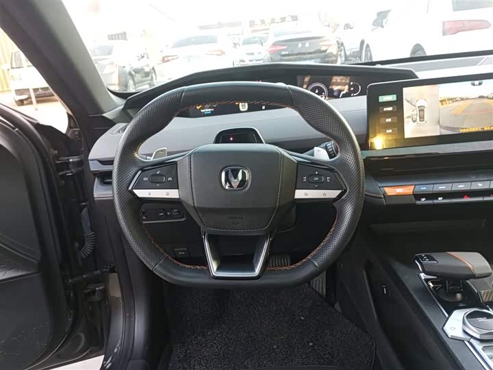 Фото 11 - Changan UNI-V