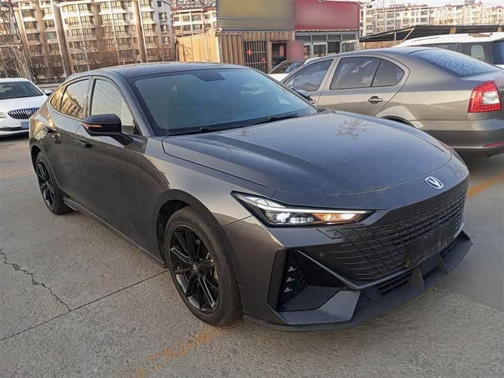 Фото 4 - Changan UNI-V