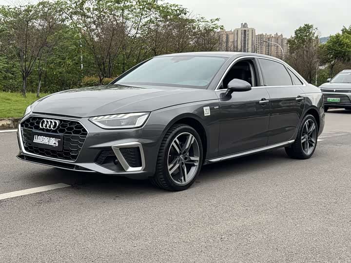 Фото 1 - Audi A4L