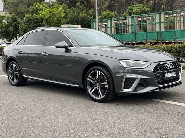 Фото 3 - Audi A4L