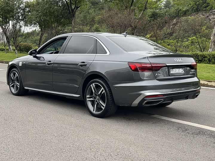 Фото 5 - Audi A4L