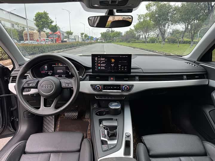 Фото 9 - Audi A4L