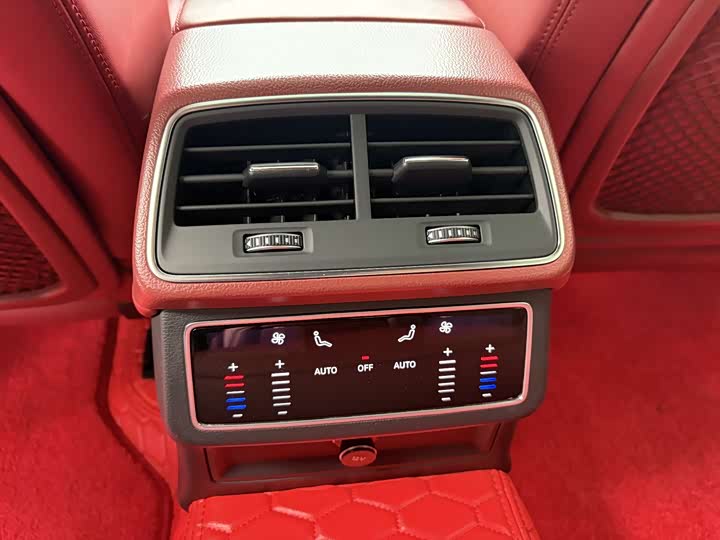 Фото 19 - Audi A7