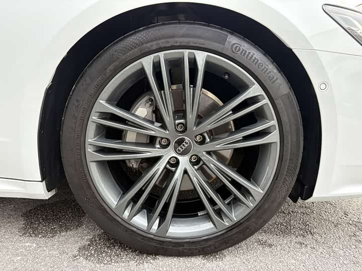 Фото 25 - Audi A7