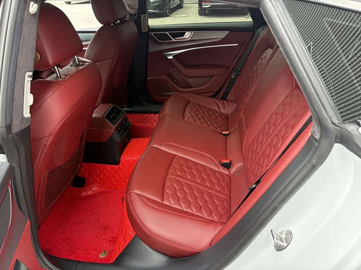 Фото 9 - Audi A7