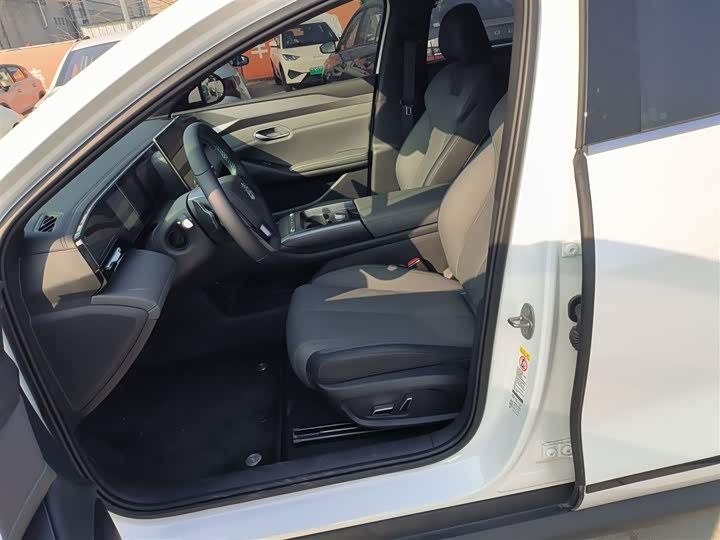 Фото 15 - BYD Qin L