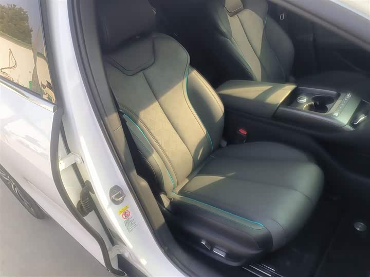 Фото 25 - BYD Qin L