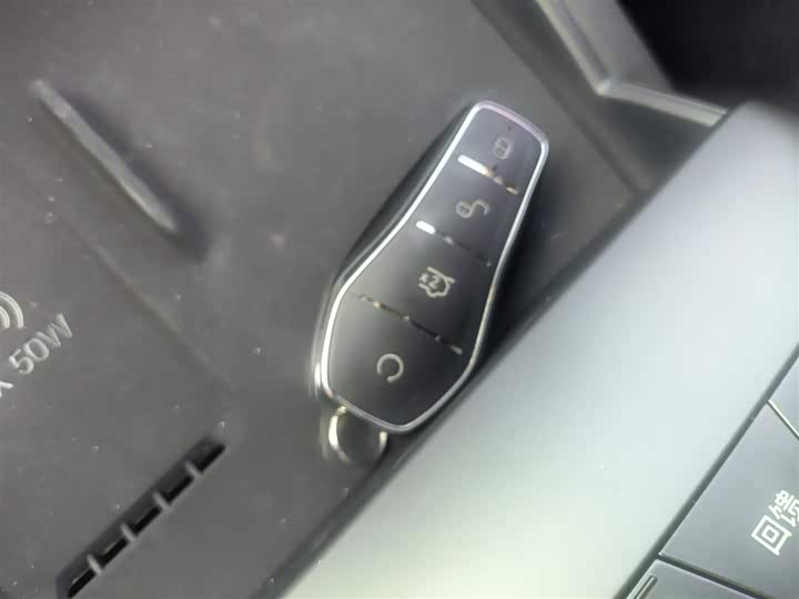 Фото 9 - BYD Qin L