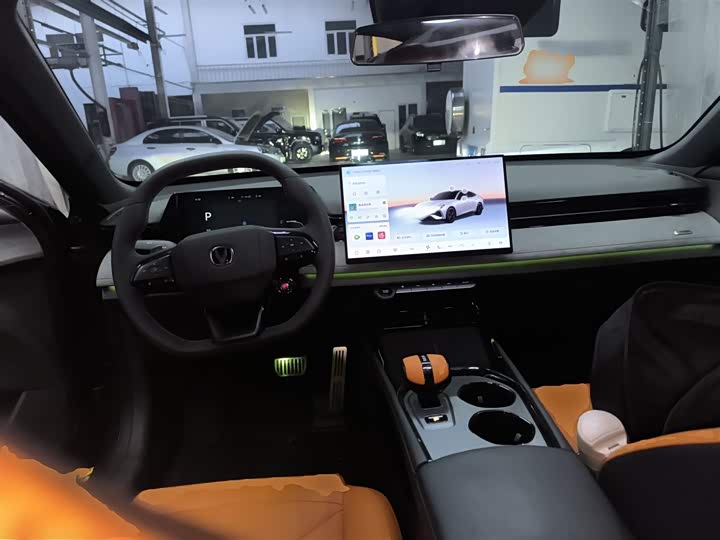 Фото 10 - Changan UNI-V