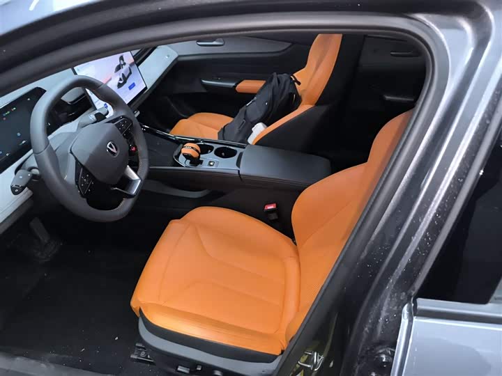 Фото 15 - Changan UNI-V