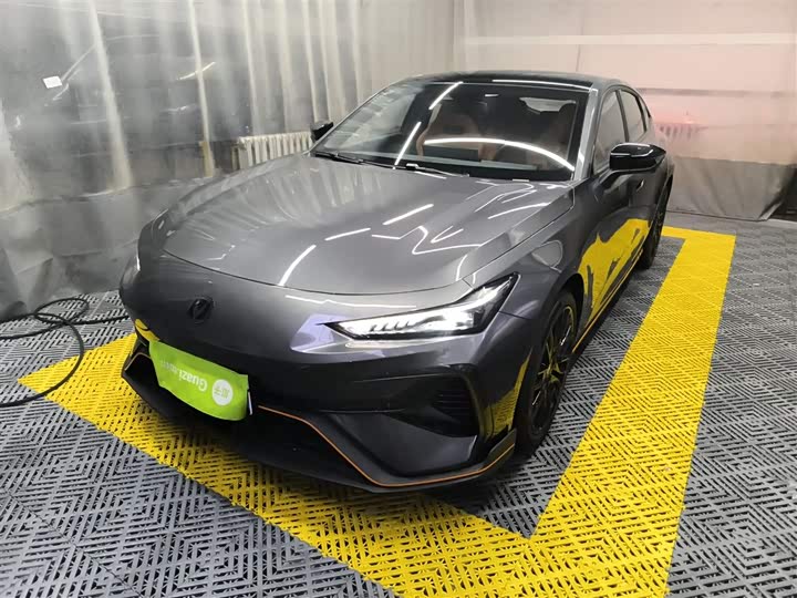 Фото 2 - Changan UNI-V