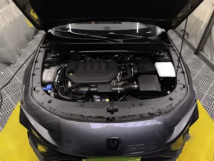 Фото 20 - Changan UNI-V