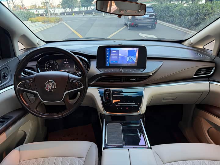 Фото 6 - Buick GL8 ES