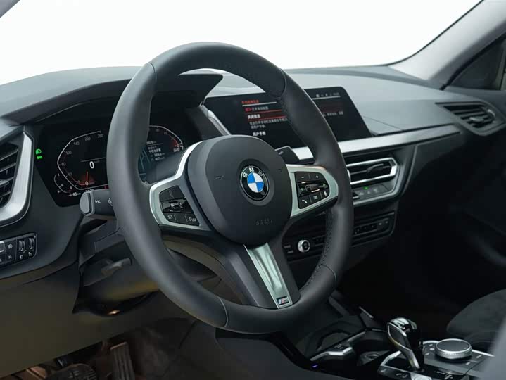 Фото 13 - BMW 2 Series