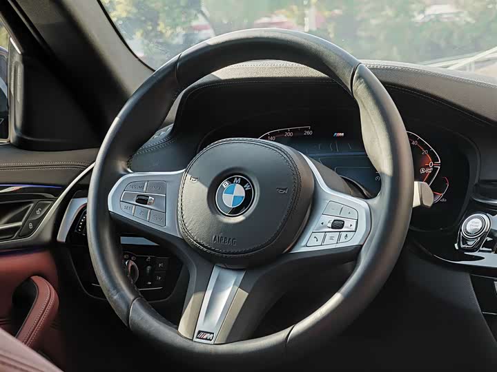 Фото 10 - BMW 5 Series