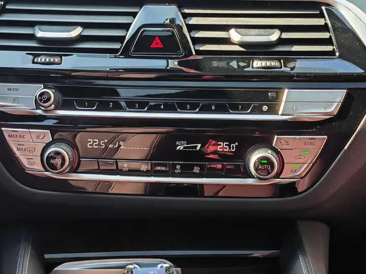 Фото 12 - BMW 5 Series