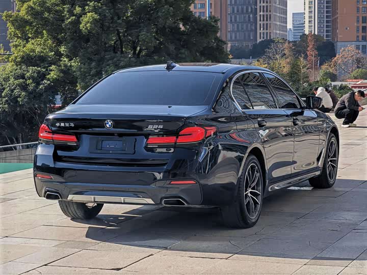 Фото 3 - BMW 5 Series