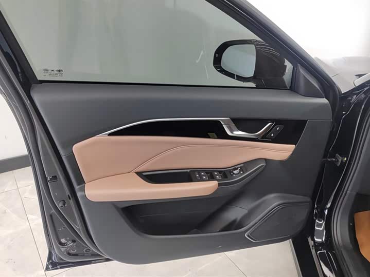 Фото 7 - Bestune B70