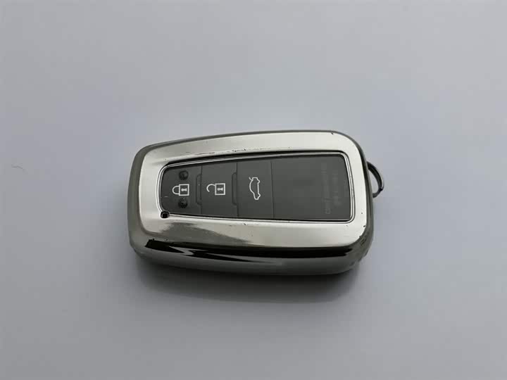 Фото 19 - Toyota Camry