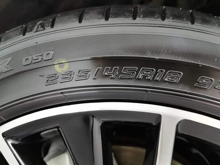 Фото 24 - Toyota Camry