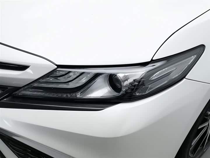 Фото 7 - Toyota Camry