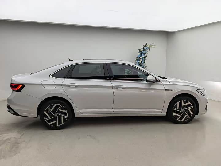 Фото 27 - Volkswagen Sagitar L