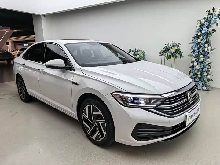 Фото 4 - Volkswagen Sagitar L