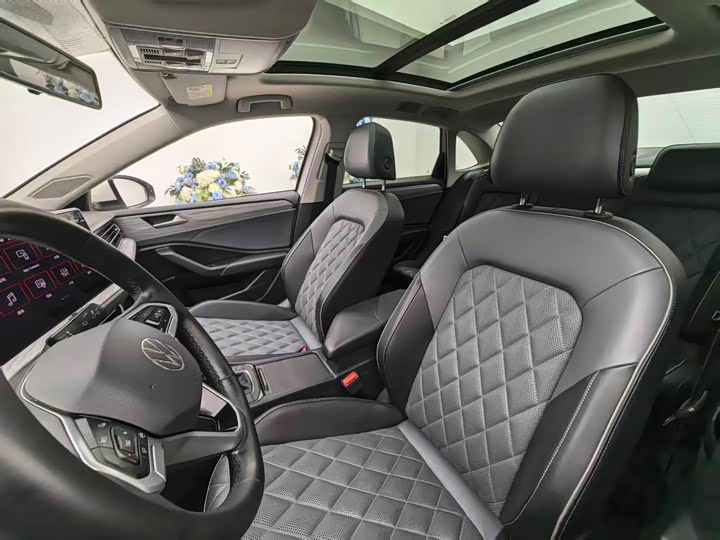 Фото 9 - Volkswagen Sagitar L