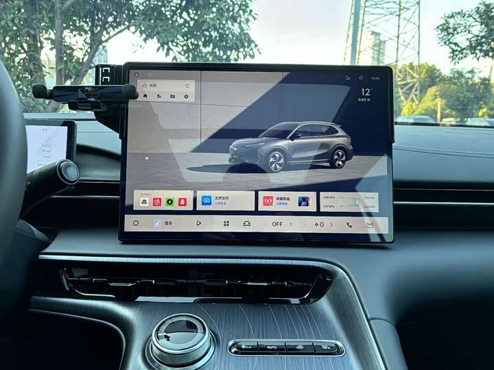 Фото 11 - Geely Galaxy E5