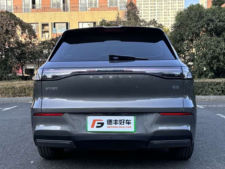 Фото 24 - Geely Galaxy E5