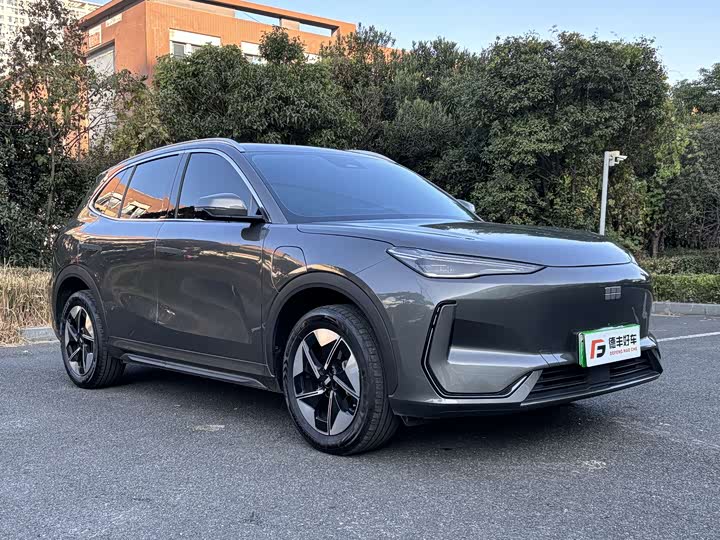 Фото 3 - Geely Galaxy E5