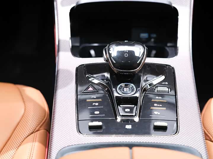 Фото 20 - BYD Han