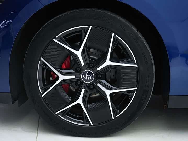 Фото 25 - BYD Han