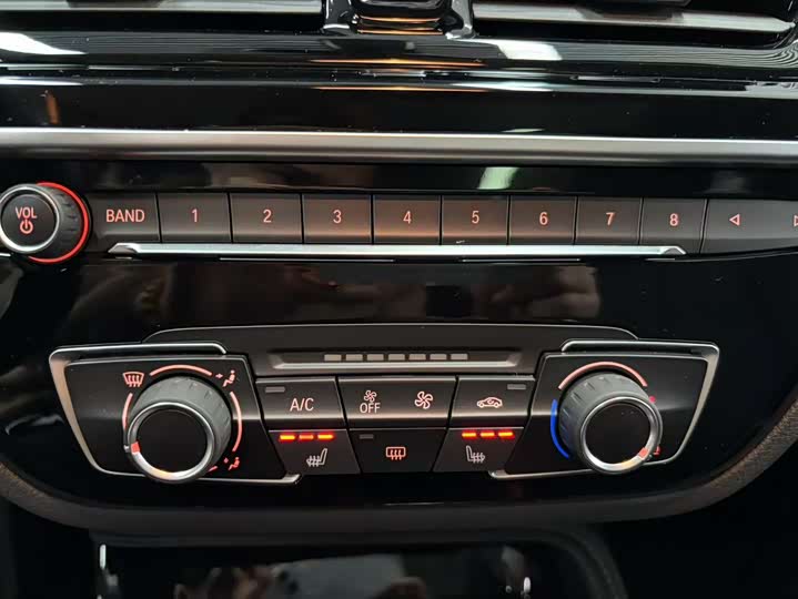 Фото 8 - BMW 1 Series