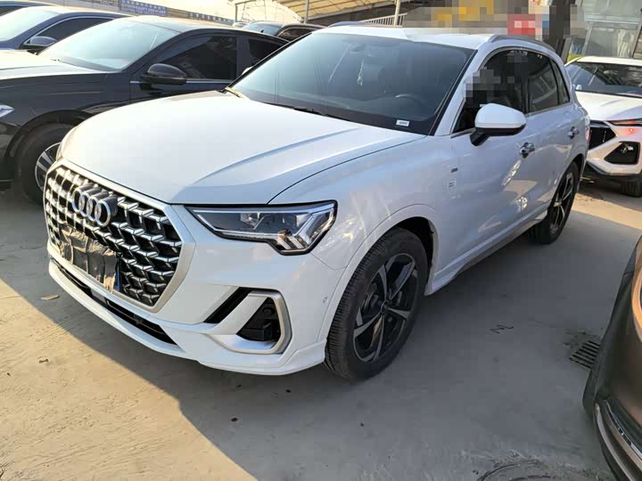 Фото 1 - Audi Q3