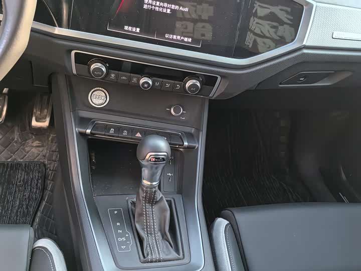 Фото 10 - Audi Q3